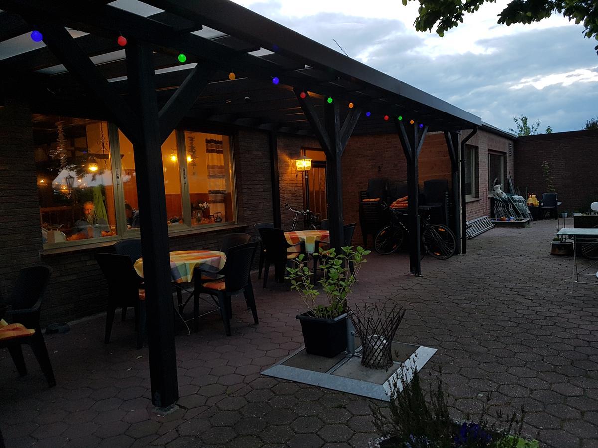 Landgasthof Schaenzer Voerde Exterior foto